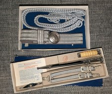 NVA Offizier Ersatzteile Ehrendolch, Feldbinde, Paradeschnur, Garantieurkunde