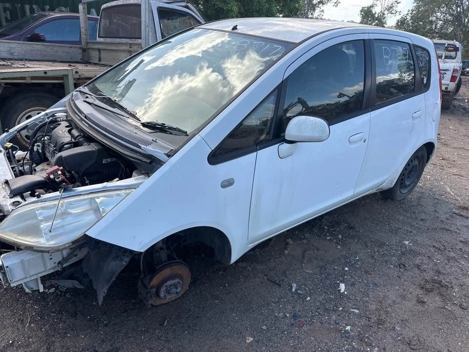 2004 Mitsubishi Colt Z27A Right Drivers Front Window Glass 02-08 RHD #B717 - image 4 of 4