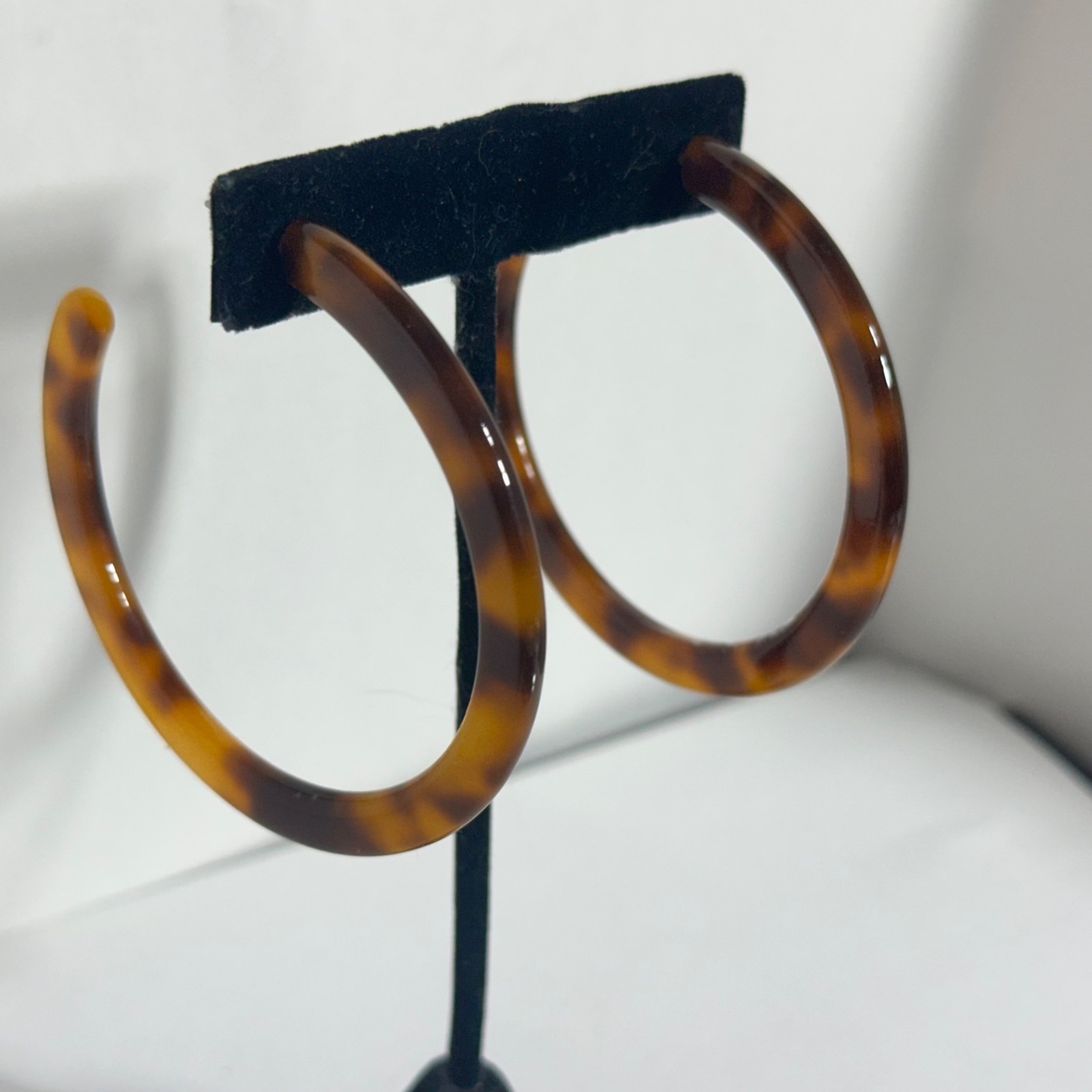 Tortoiseshell Open Flat Hoop Earrings Acrylic Mob… - image 1