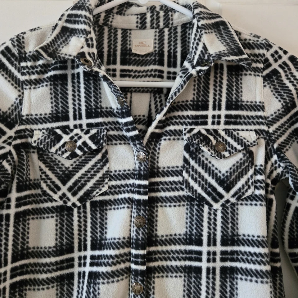 Chaqueta con botones de lana a cuadros O'Neill para niñas talla M negra blanca franela Foto 2 de 4