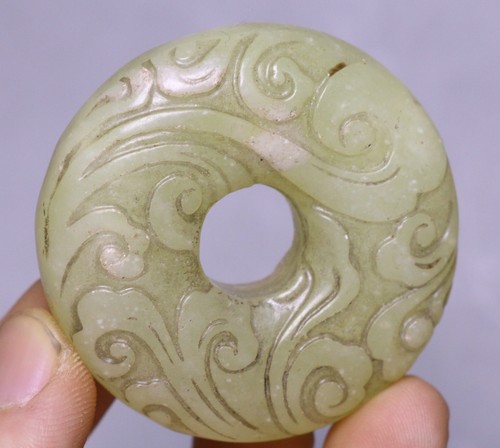 4.5cm Old Hongshan Culture Hetian Jade Carving Xiangyun pattern Amulet Pendant - Picture 2 of 6