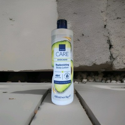 Avon Care  AVOCADO  Replenishing Body Lotion  . Normal bis Trockene Haut.Neu