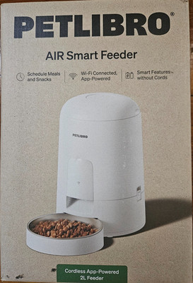Petlibro 2L Wire Free Air Automatic WiFi Cat and Dog Automated Feeder New!