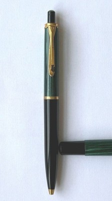 PELIKAN Souverän K400 Kugelschreiber Ball Pen Schwarz-Grün