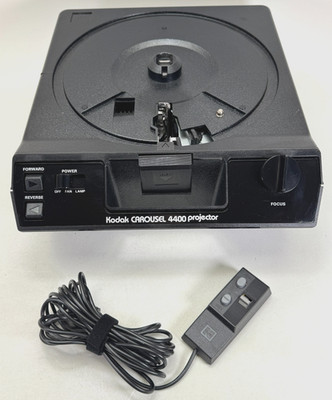 KODAK Carousel 4400 Slide Projector Manual & Remote Tested Works Film VTG