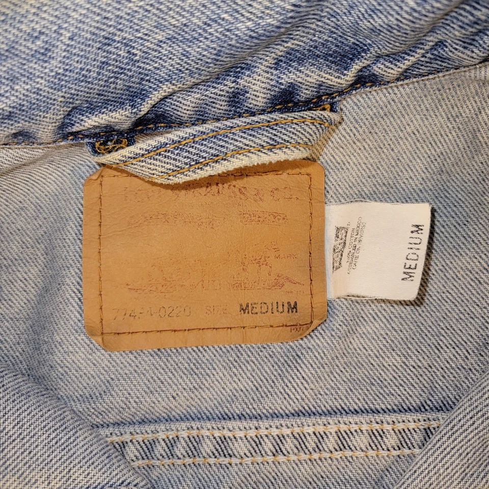 Vintage Levis Denim Jean Vest Medium Blue Trucker Retro 90s Biker 77434-0220 - Image 4 of 4