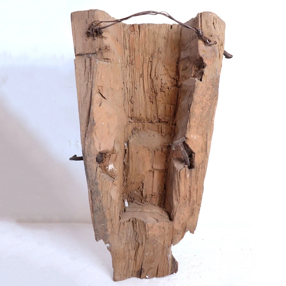 Antigua máscara de ángel barroca indo-portuguesa de teca talla arquitectónica siglo XVII. Foto 4 de 4