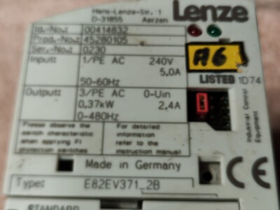 Lenze Frequenzumrichter 8200 Vector E82EV371_2B !!!