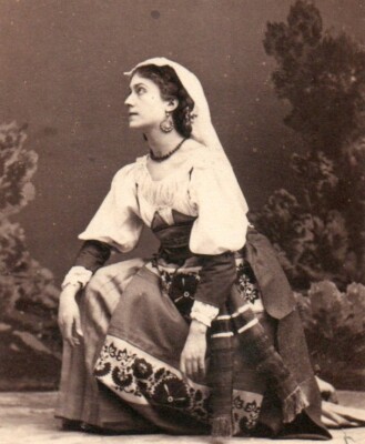 CDV 1865 Marie Vernon Tänzerin Pariser Oper Rolle Fenella Disdéri Foto Kostüm