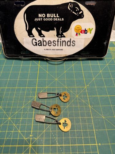 Vintage KEY TAG Laundry/Gym Locker Basket/Horse Blanket 2" Safety Pin Set of 3
