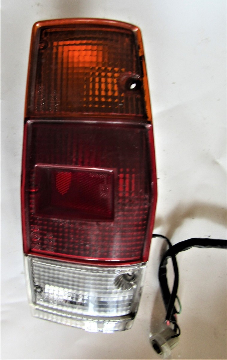 あい04140619様 確認用 Mazda 323 Wagon FA4TV Model 1977 85 Tail Light Right side Koito