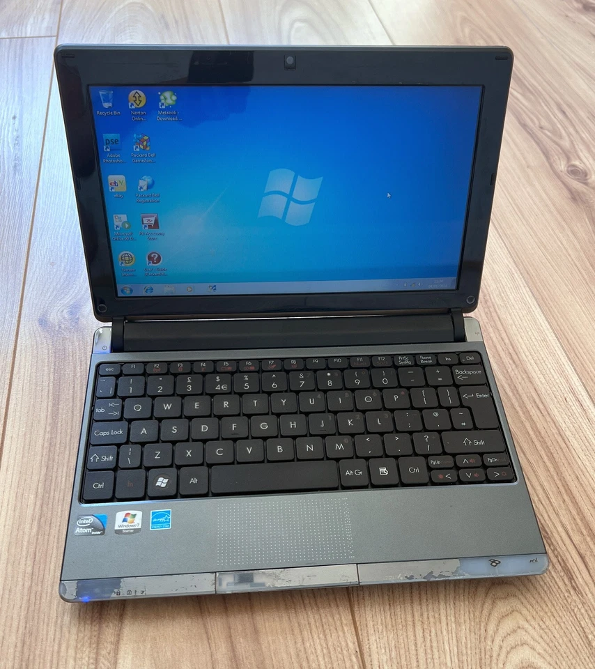Packard Bell Dot S2 Netbook 10.1" Windows 7 WIFI 2GB RAM 250GB HDD Webcam 1.6GHz - Image 2 of 4