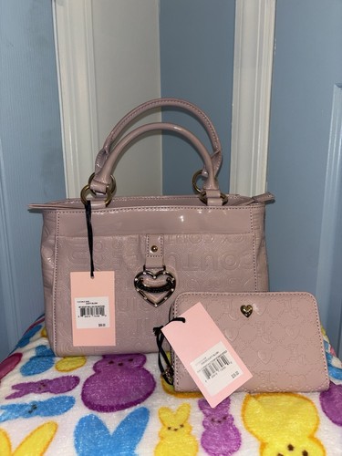 JUICY COUTURE MY HEART WILL GO ON SATCHEL AND MULTI COMPARTMENT BIFOLD WALLET ￼