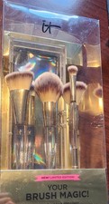 It Cosmetics Your Brush Magic Set With Clutch...