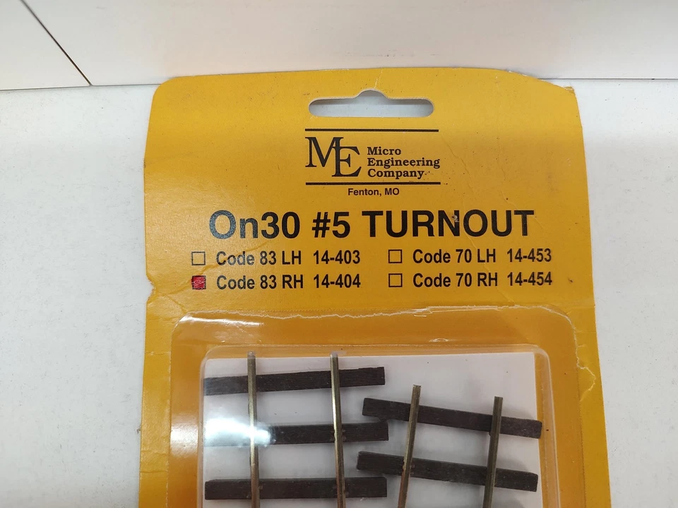 Micro Engineering On30 #5 Turnout Code 83 Right Hand 14-404 DCC Track USA - Image 2 of 3