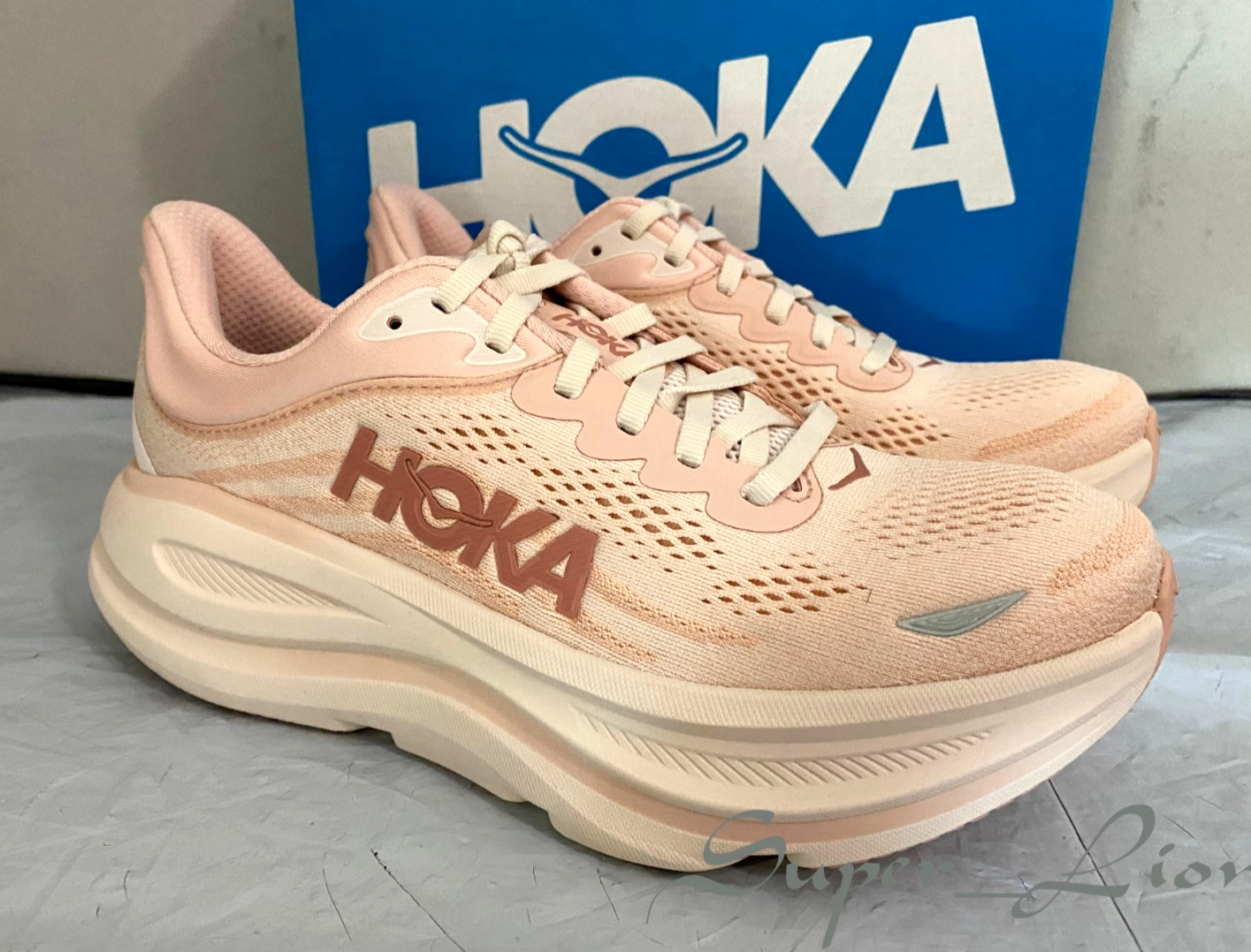 NEW HOKA One One Women's BONDI 9 Running Shoes - SIZE 8 B - Rose Latte thumbnail 3