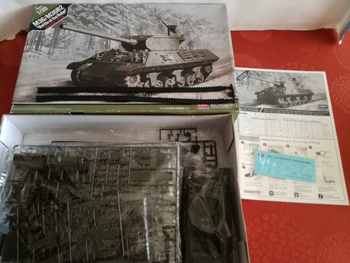 N°5 KIT 1/35 ITALERI-TAMIYA-ACADEMY SHERMAN M4 + M4A1 + M36 + figurini USA - Foto 5 di 24
