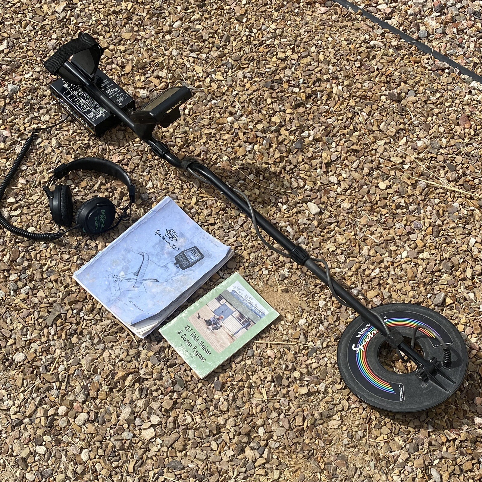 Vintage White's Spectrum XLT Metal Detector Coins, Relics, Gold