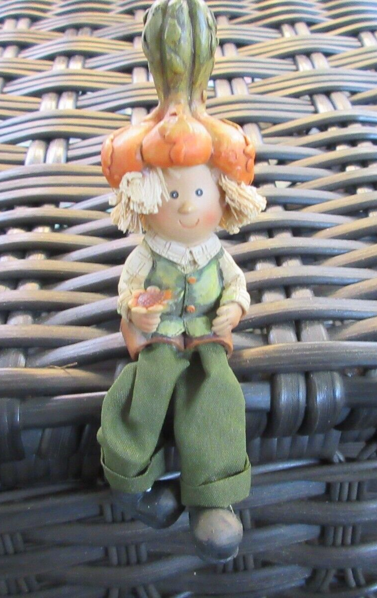 Vintage Anthropomorphic Vegetable Fruit Shelf Sitters Lot of 7 Resin