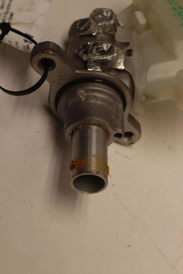 2009-2013 INFINITI FX35 FX37 FX50 BRAKE MASTER CYLINDER W/O ADAPTIVE CRUISE OEM - Image 2 of 4