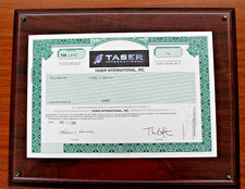 Taser International, Inc. 2005 certificado de stock vintage en placa
