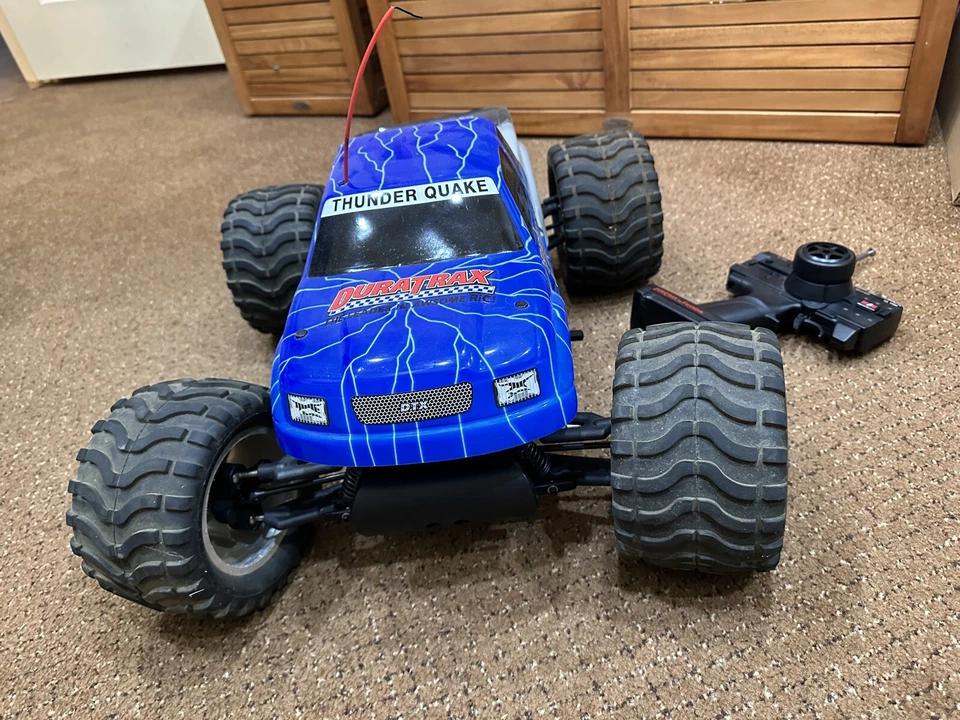 duratrax thunderquake rc truck 1:8 scale - Image 2 of 4
