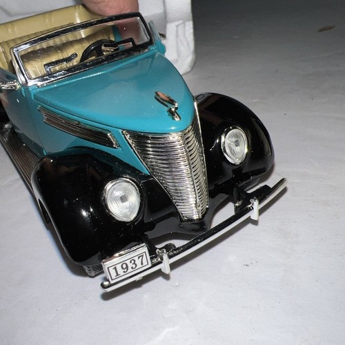 National Motor Museum Mint 1937 V-8 Club Cabriolet Golden Age of Ford Note - Picture 15 of 22