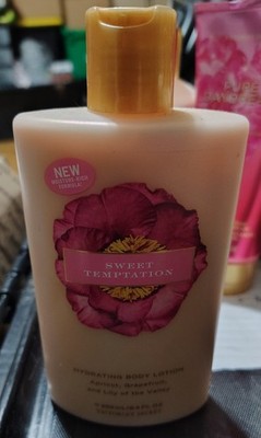 Victoria's Secret SWEET TEMPTATION Hydrating Body Lotion 8.4 oz