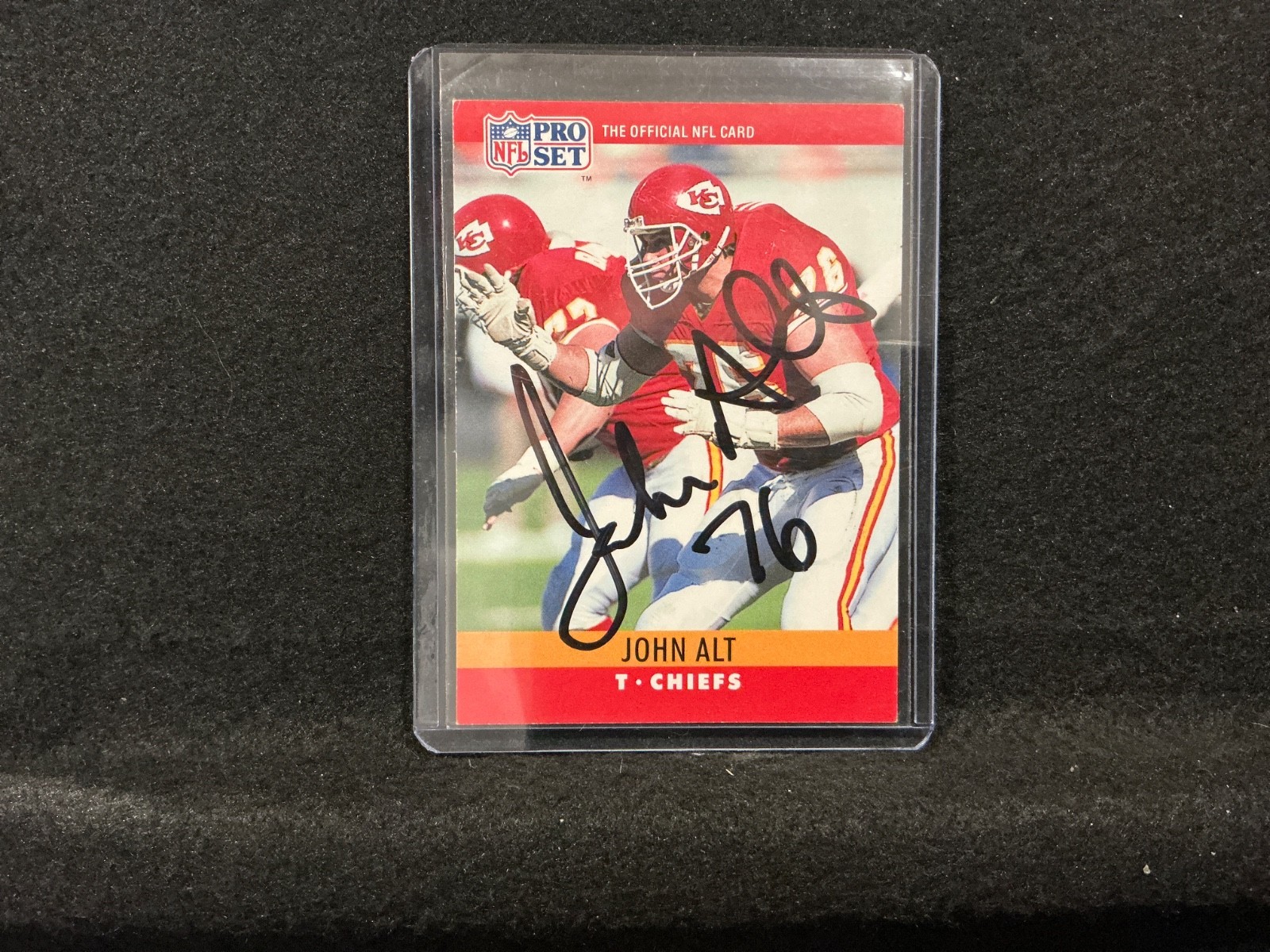 John Alt 1990 Pro Set #140 Kansas City Chiefs Auto Autographed Signed NFL Card