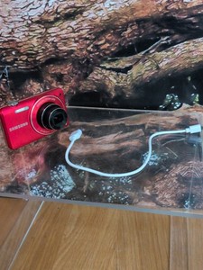 Samsung ES73 Compact Digital Camera 12.2MP Red