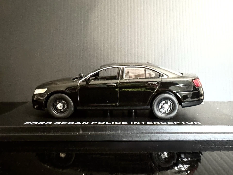 2014 Police Ford Interceptor Sedan Black Unmarked 1/43 First Response Rare ! - Image 4 of 4