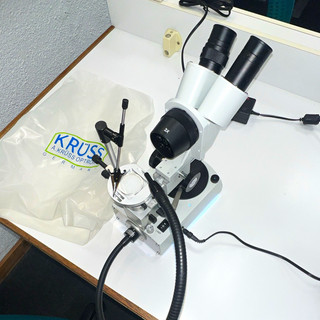 KRÜSS Labor Stereomikroskop binokular WF10X Okulare 3X Objektiv Licht