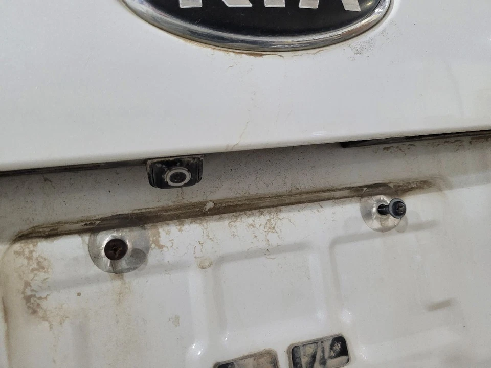 2016 - 2018 KIA SORENTO Trunk/Hatch/Tailgate Rear View Camera Manual Lift   - Imagem 2 de 4