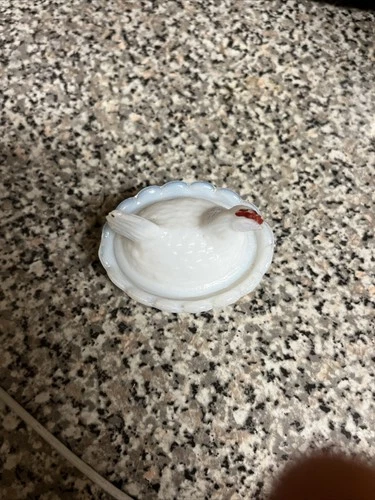 Vintage Westmoreland Hen on Nest Milk Glass Dish Split Tail
