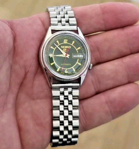 Vintage Seiko Sports 5 Green, Mens watch 7009 876A Fully Refurbished.