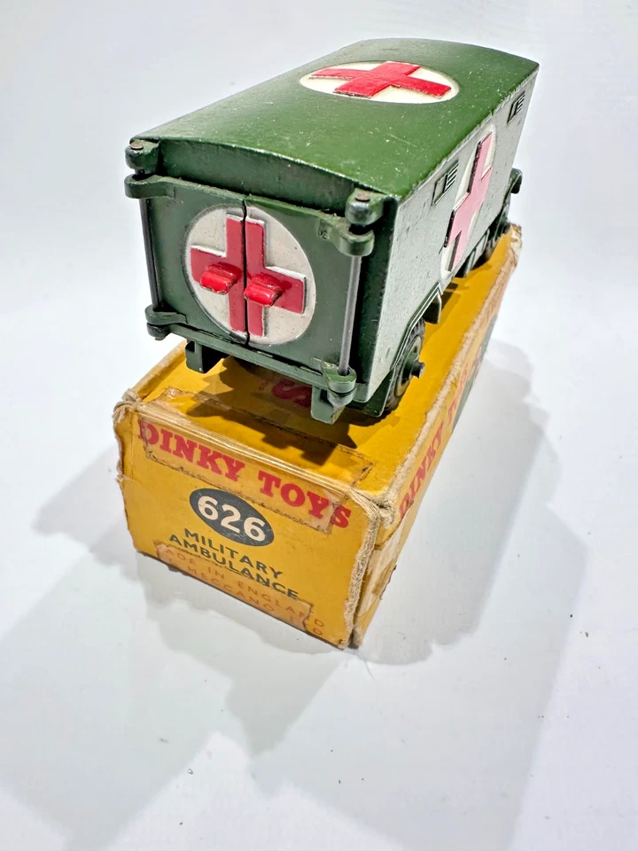Dinky Toys Meccano 626 Militar Ejército Ambulancia VAGÓN Casi Como Nuevo Original En Caja Foto 3 de 4