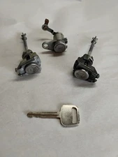 09-13 Toyota Matrix Vibe LH Driver Door & Trunk Lock Cylinder Assembly with Key