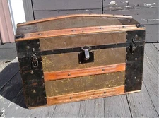Antique Victorian Dome Top Steamer Trunk w Tray & Upper Compartment