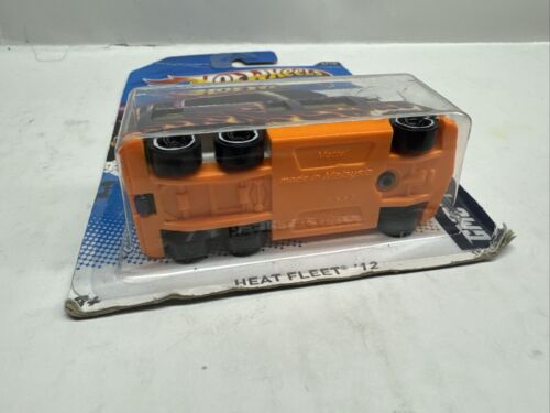 Hot Wheels HEAT FLEET '12 ~ GMC Motorhome Purple 156/247 (A3) bad card - Picture 3 of 4