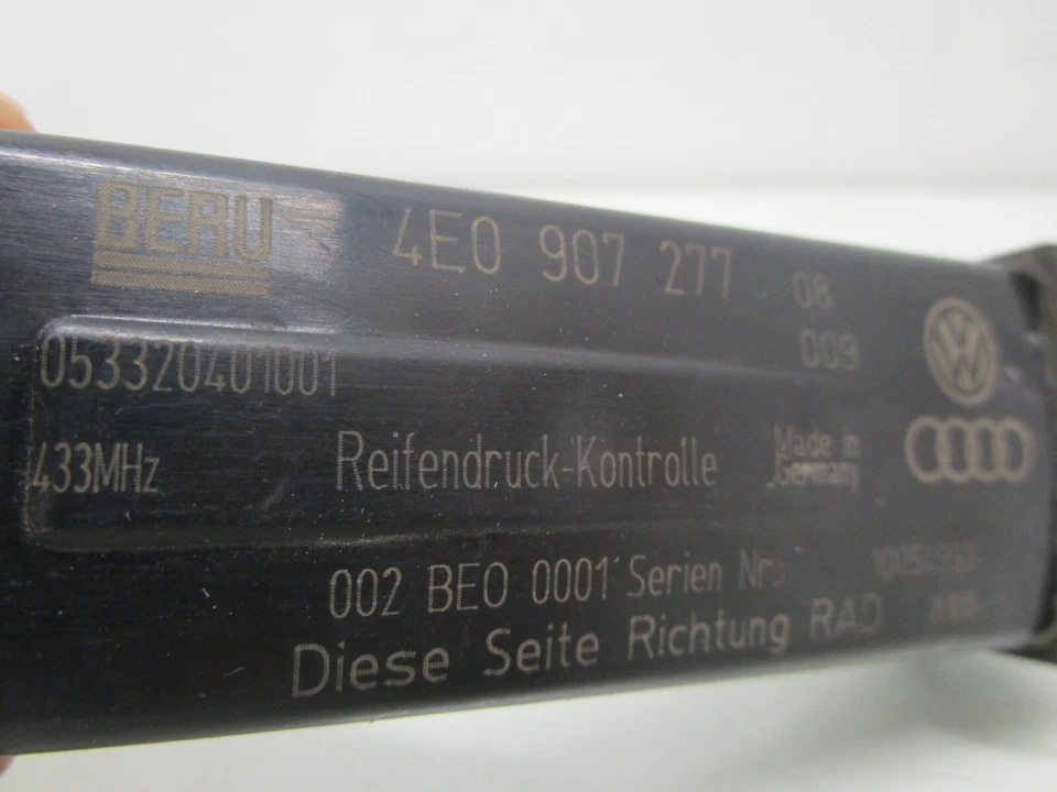 04-10 SENSOR SISTEMA MONITOR PRESIÓN NEUMÁTICOS TRASERO DERECHO AUDI A8 QUATTRO OEM Foto 4 de 4