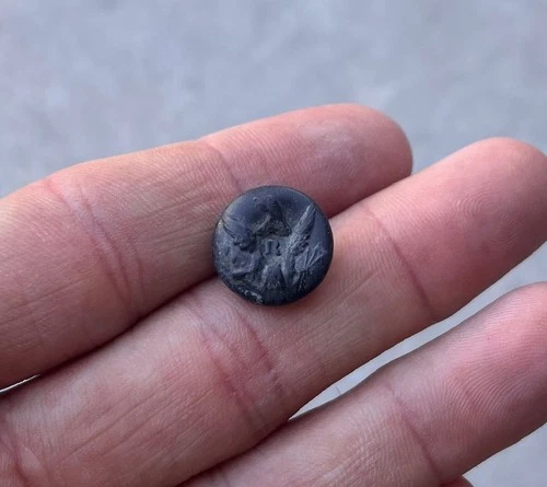 Nice Eagle-R Riflemen Cuff Button dug at Fort Inge Texas - 1840s Early Type