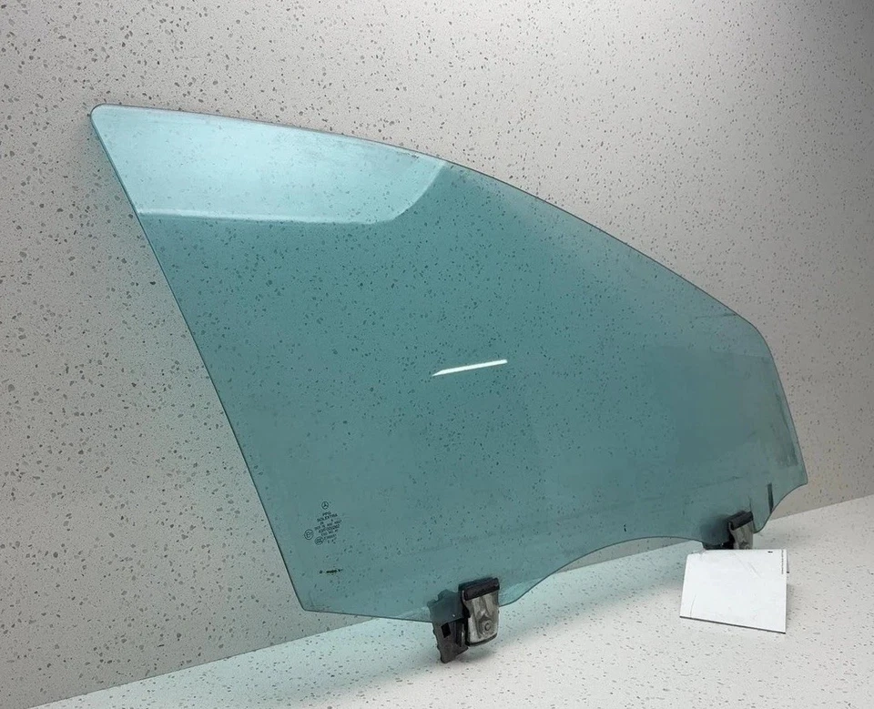 04 05 06 07 MERCEDES C-CLASS Front Door Glass/window Mercedes-Benz Right Foto 2 de 4