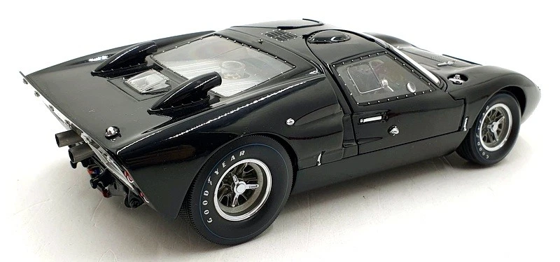 Exoto 1/18 Scale Diecast 18040 - Ford GT40 MKII 1966 - Black - Image 2 of 4