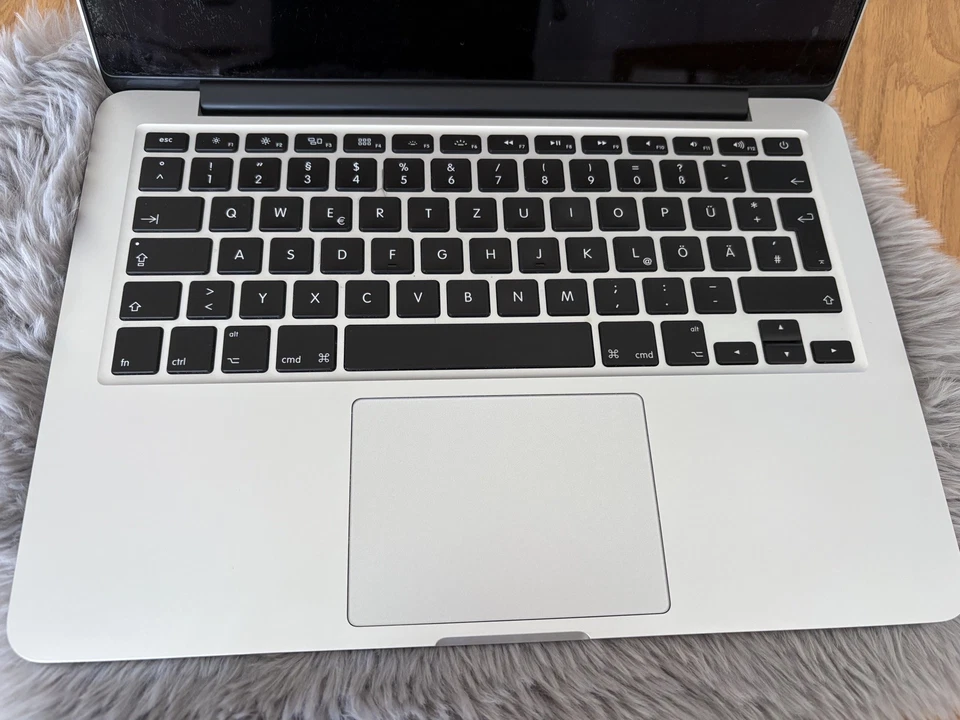 MacBook Pro 13" Retina 2015, 8GB RAM 128GB i5, macOS Monterey, Ladezyklen 284 - Bild 2 von 4