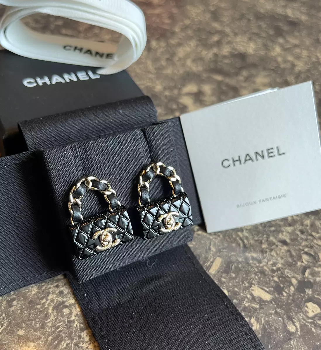 NIB Chanel 23C CC Logo Enamel Drop Earrings Black White – Boutique Patina