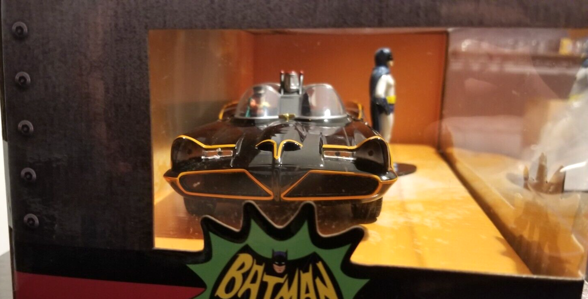 Kit Voiture JADA Toys Batmobile Classic - Avec Figurines Batman Et Robin - 1/24