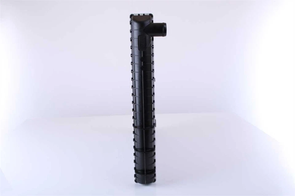 Radiador compatível com 1976-1993 Volvo 245 240 760 NISSENS NORTH AMERICA INC. - Imagem 4 de 4