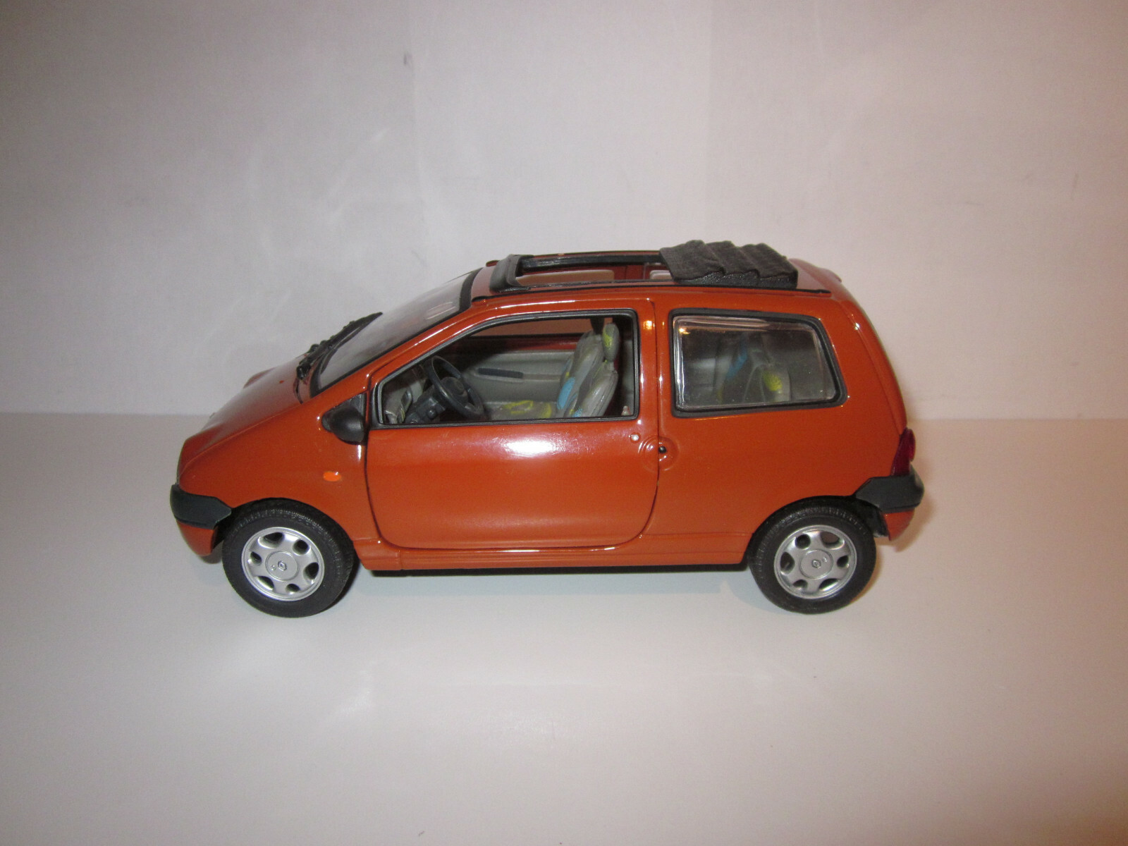 RARE RENAULT TWINGO TWINGO TWINGO par ANSON au 1 18 sans BOITE 8158e5 RARE RENAULT TWINGO TWINGO TWINGO par ANSON au 1 18 sans BOITE 8158e5