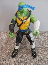 TMNT LEONARDO LARGE FIGURE 10.5" TALL 2015 PARAMOUNT PICTURES Playmates w/swords