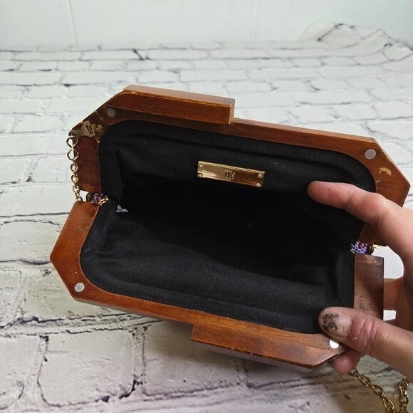 Cartera bandolera de madera de tela a rayas tejida y2k de colección Foto 3 de 4